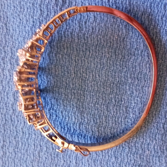 14k Ladies white gold diamond bangle bracelet OFFERS CONSiDERED - Picture 5 of 7